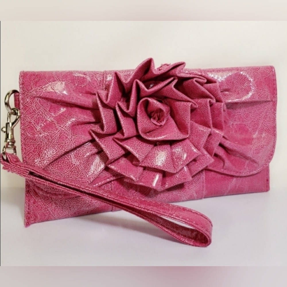 Chateau Wristlet